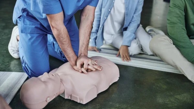 Khóa Học Hoàn Chỉnh Về CPR, AED & Sơ Cứu: Người Lớn, Trẻ Em & Trẻ Sơ Sinh