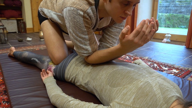 Chứng nhận IPHM: Massage mô sâu kiểu Thái không dùng tay