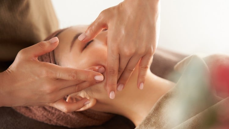 Khóa học Chứng chỉ Massage Mặt Nhật Bản (4 CE)