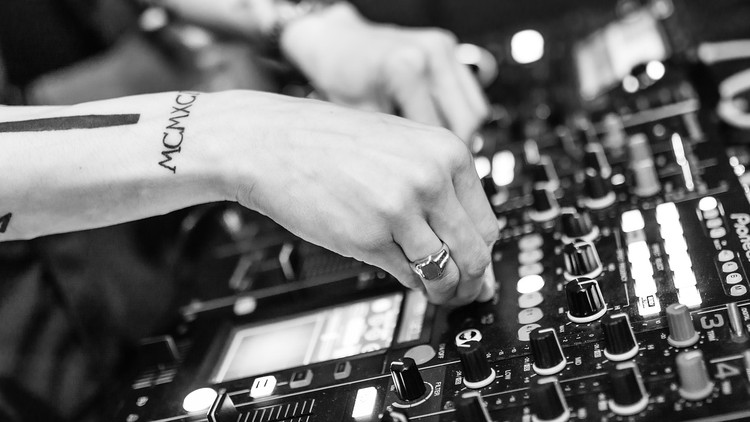 Rekordbox DJ - Mix như một chuyên gia!